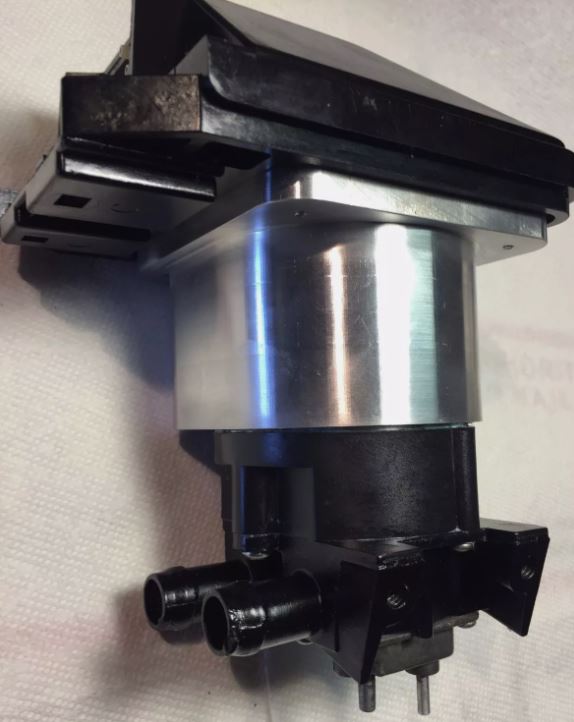 【お取り寄せご注文】メルセデスW107 450SLC ヒーターバルブ(リビルト品)・補助ウォーターポンプ(社外製新品)