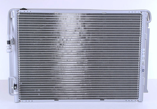 ボルボ 240 エアコン A/C コンデンサー【新品】3540647 1372330 1372332