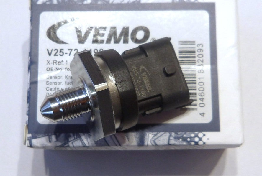 アルファロメオ 156 159 GT GTV SPIDER・マツダ・フォード MONDEO 燃料圧力センサー【VEMO製・新品】ガソリンプレッシャー 燃圧