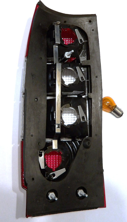 VOLVO ボルボ 740 760 940 960 ステート・ワゴン用 右側テールランプ 【新品】