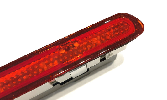 アウディ A3 S3 (8P) スポーツバック ハイマウントストップランプ 3ドアモデル専用【新品】8P3945097