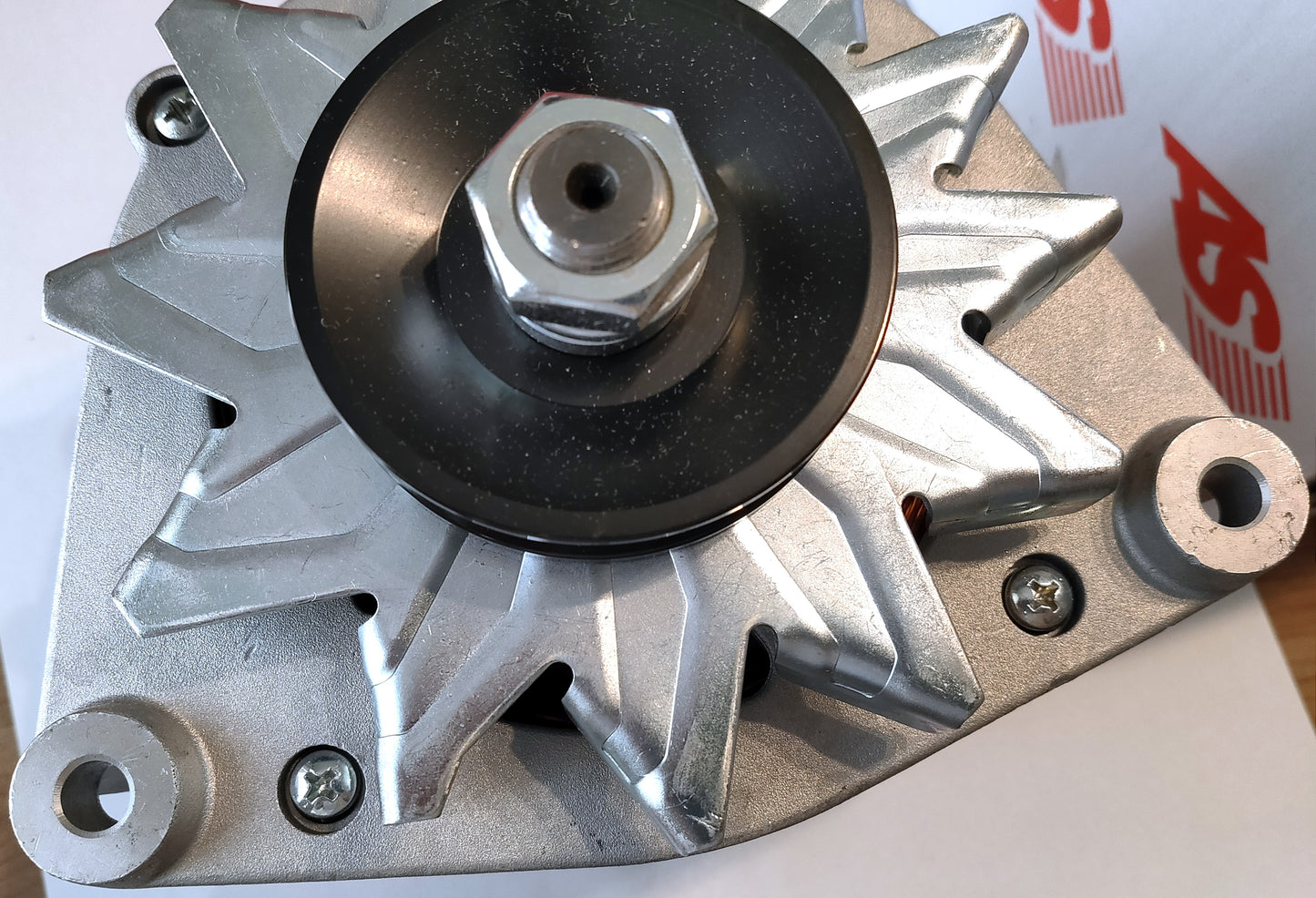BMW 3/5/6/7/Z1 E30 E28 E24 E23 オルタネーター(ダイナモ) 90A 【新品】
