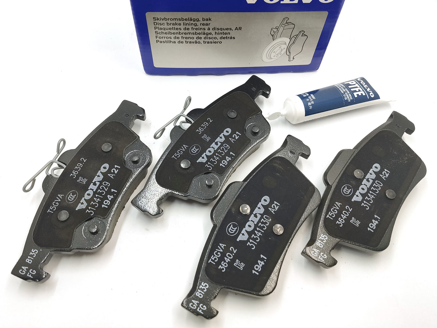 ボルボ VOLVO C30 C70 S40 V40 V40CC V50 リア側ブレーキパッド左右セット【ボルボ純正・新品】