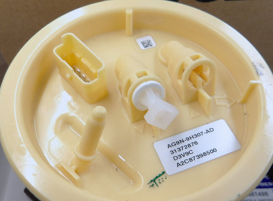 ボルボ S80(MK2) V70(MK3) XC60 XC70(MK3) 燃料ポンプ ガソリン残量計付・ガスケット付【ボルボ純正・新品】ポンプ 31372876