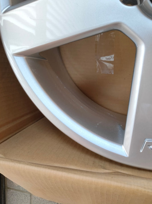 ボルボ S60R(AWD) V70R(AWD) R専用 18インチアルミホイール4本セット 【ボルボ純正・リペア品】