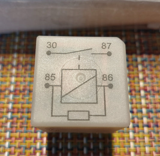 ポルシェ 911(996) BOXTER(986)ボクスター燃料ポンプリレー【新品】