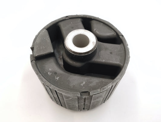 SAAB サーブ 9-3 V6 FB284 エンジンマウントブッシュフロント右側【URO製・新品】