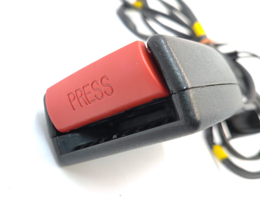 サーブ C900 クラシック900 フロントシートベルトバックル(ベルトキャッチ)PRESSボタン新品交換済み【USED品】