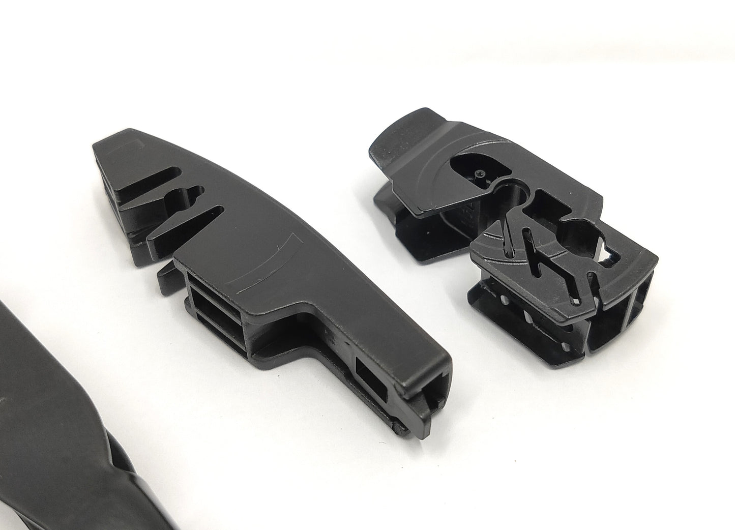 ボルボ 140 240 740 760 940 V90 リアガラス用ワイパーブレード U字フック他 330mm(13インチ) 【ボッシュ製・新品】