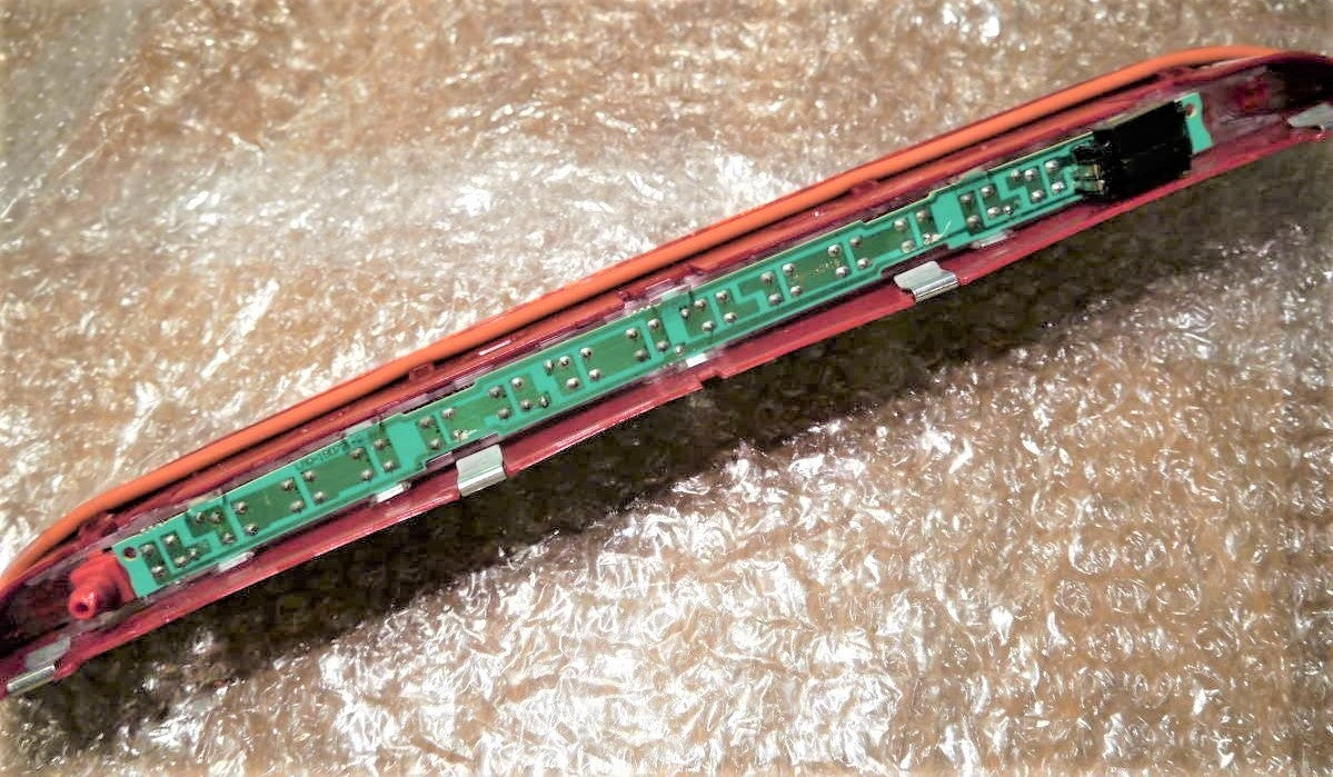 VW  ゴルフ5/6  パサート 3C5 ワゴン エステート TIGUANティグアン5N ハイマウントストップランプ【VW純正・新品】1K6945097A