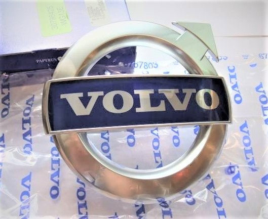 ボルボ XC60 フロントグリルエンブレム【ボルボ純正・新品】 – 輸入車