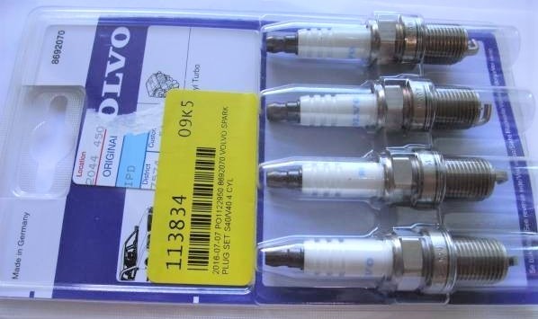 ボルボ S40 V40 スパークプラグ【ボルボ純正・4本セット新品】