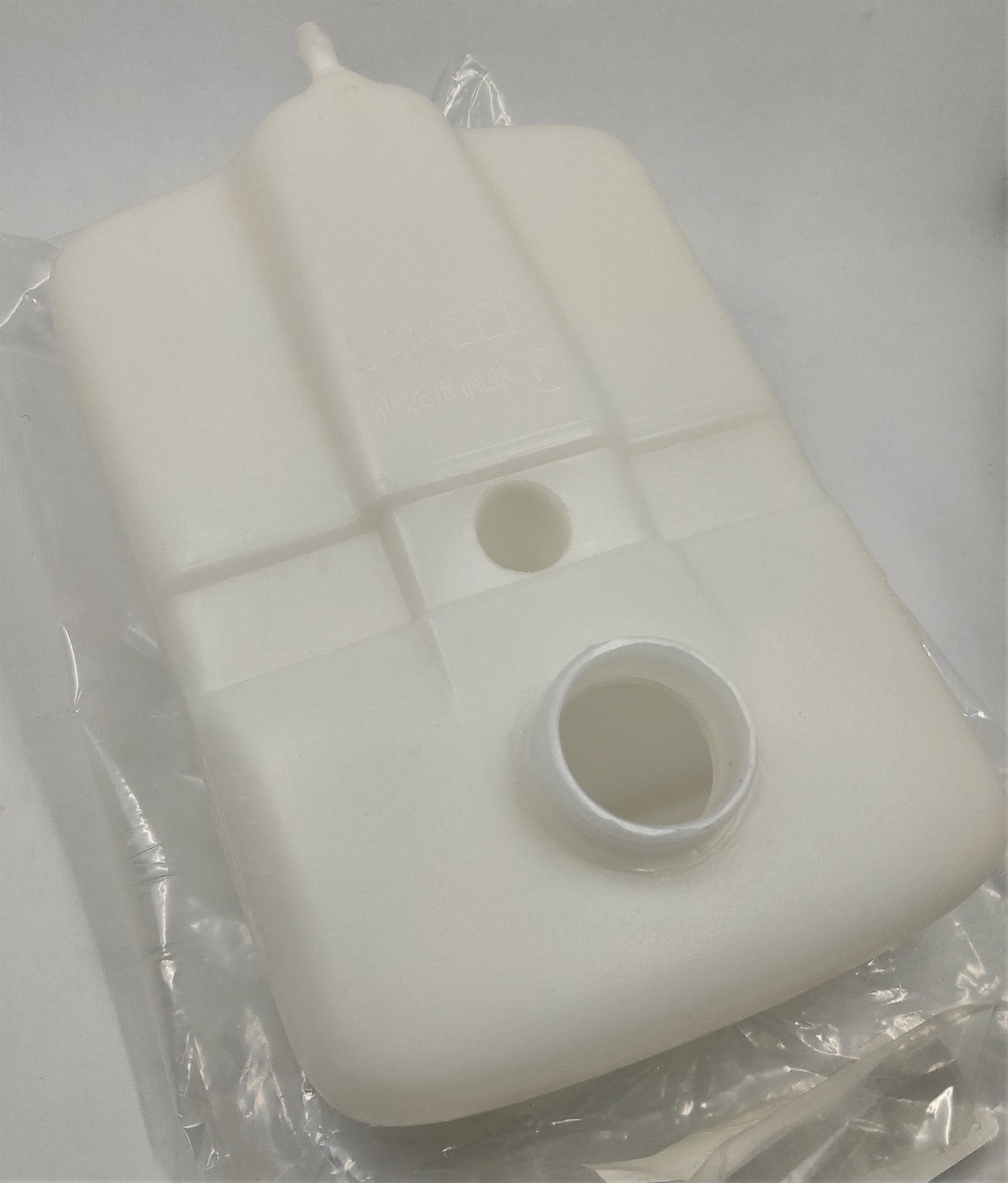 ボルボ 240 エキスパンションタンク ・キャップ付【新品】クーラントリザーバータンク