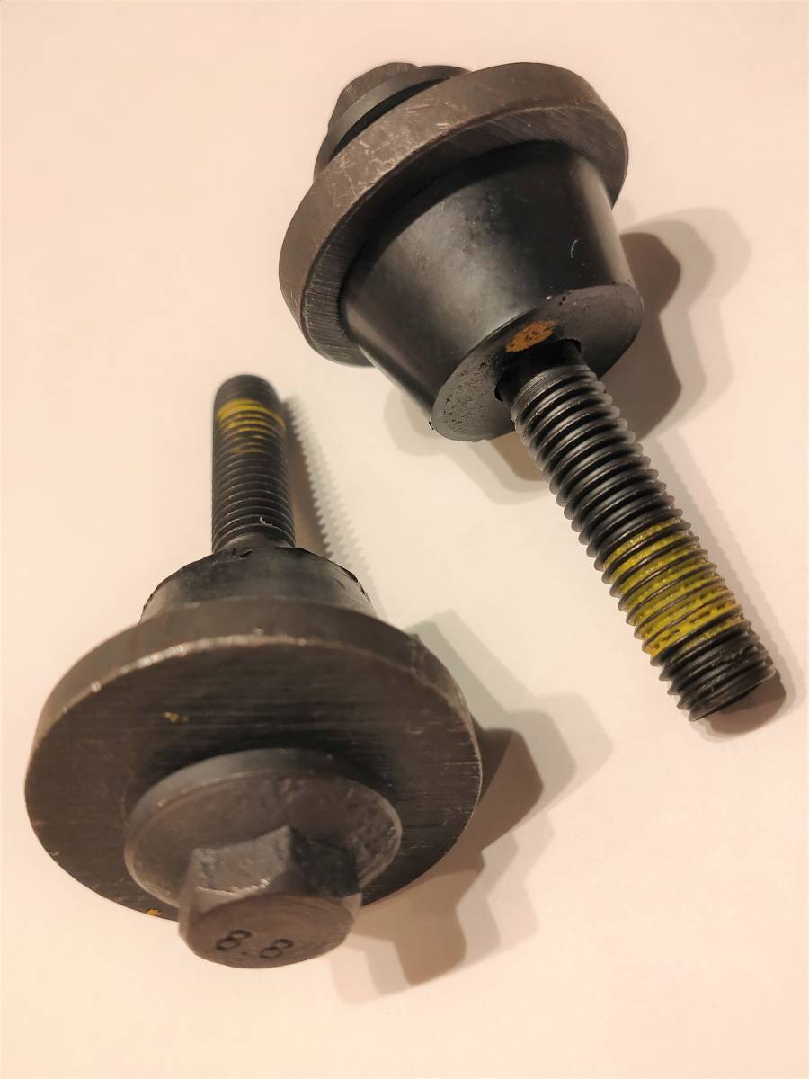 ボルボ C30 C70 S40 S60 S80 V50 V60 V70 XC60 XC70 アクスルボルト 2本セット【異音対策部品・新品】