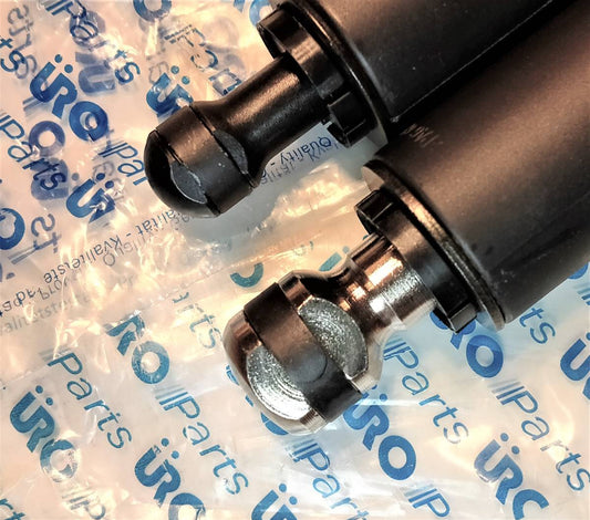 ポルシェ CAYENNEカイエン (957:2007-2010年)リアゲート用ガスダンパー2本セット【URO製・新品】*パワーゲート車以外に適合