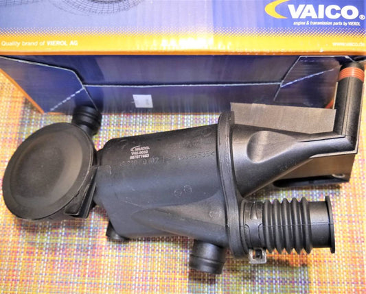 ポルシェ BOXSTER ボクスター(986) エンジンオイルセパレーター【ドイツVAICO製・新品】