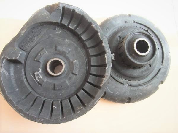 ボルボ 850 S70 V70 C70 S60 S80 XC70 ストラットマウントブッシュ スプリングシート 左右セット【新品】