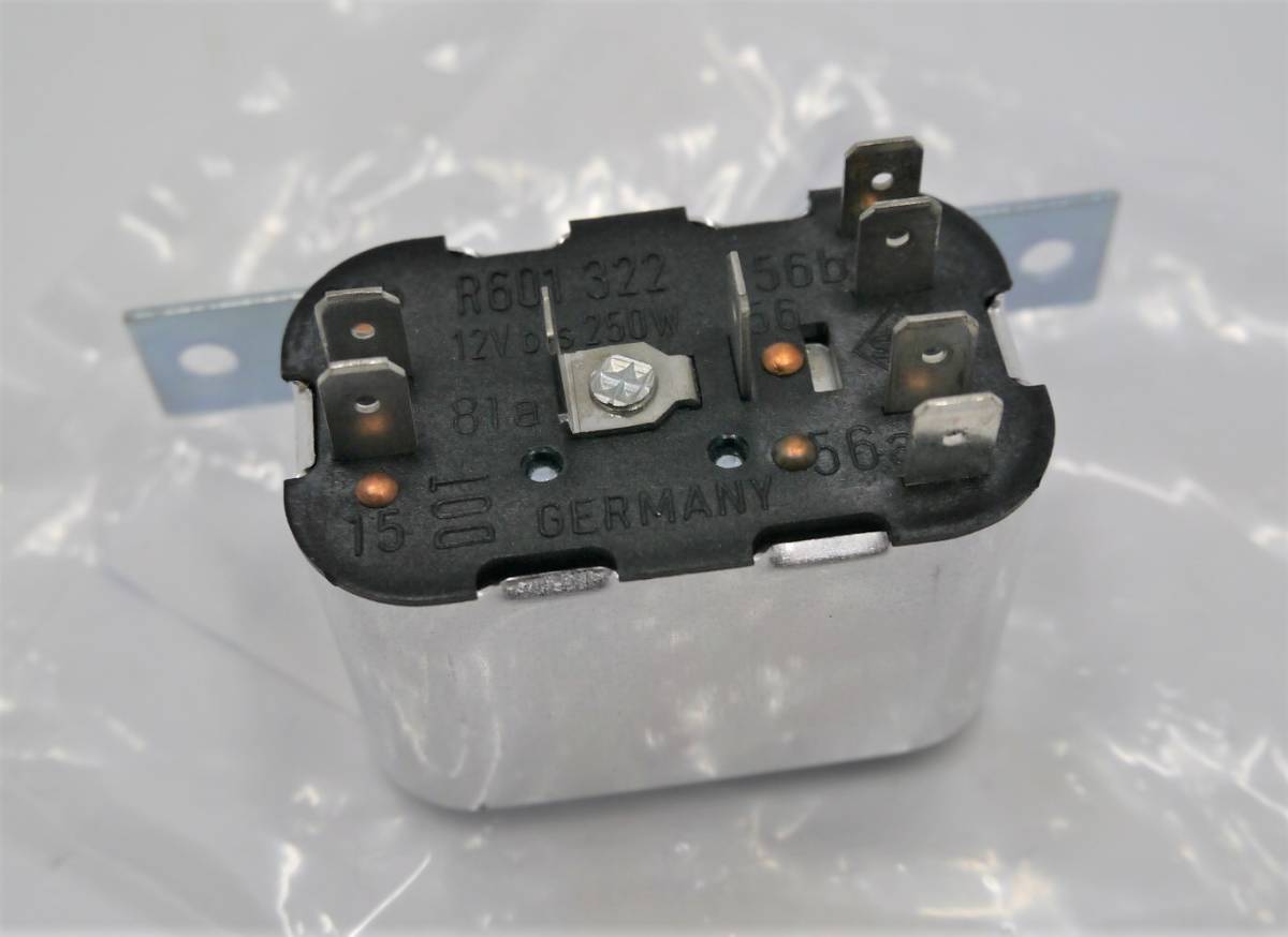 ボルボ 240 260 140 164 P1800 ヘッドライト・オーバードライブ メインリレー【ボルボ純正・新品】