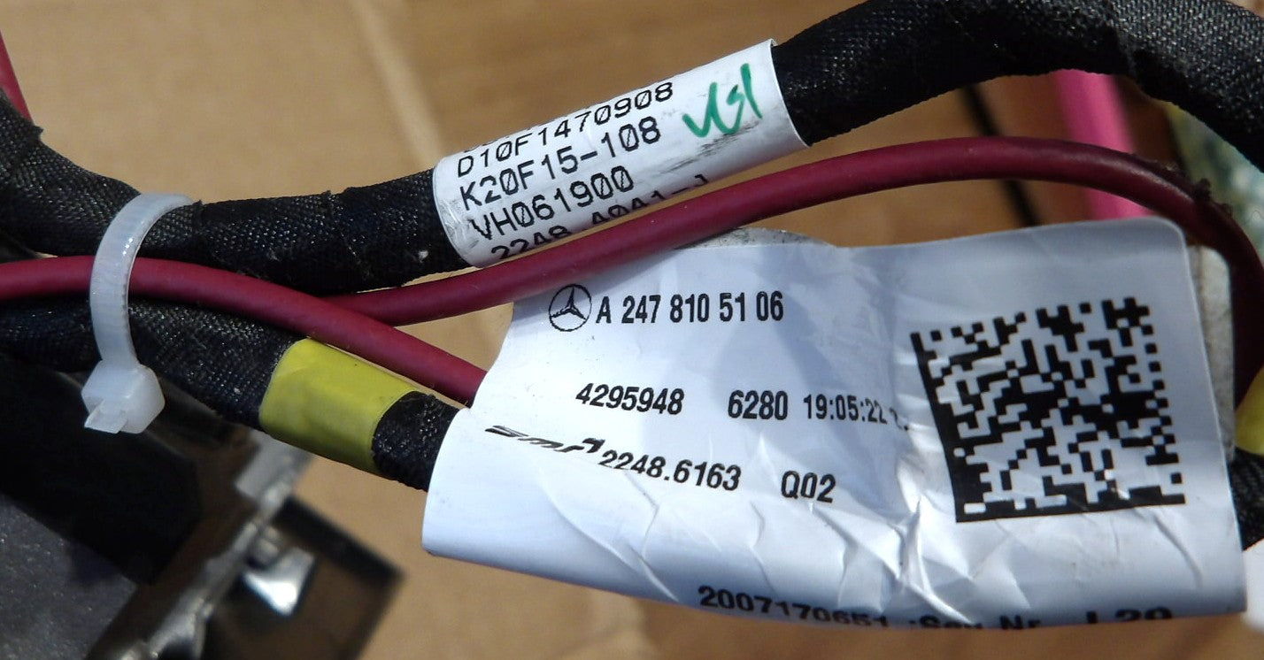 BENZベンツ W247 Bクラス ドアミラー ブラックメタリック BSA左側【中古】2478105106 ブラインドスポットアシスト