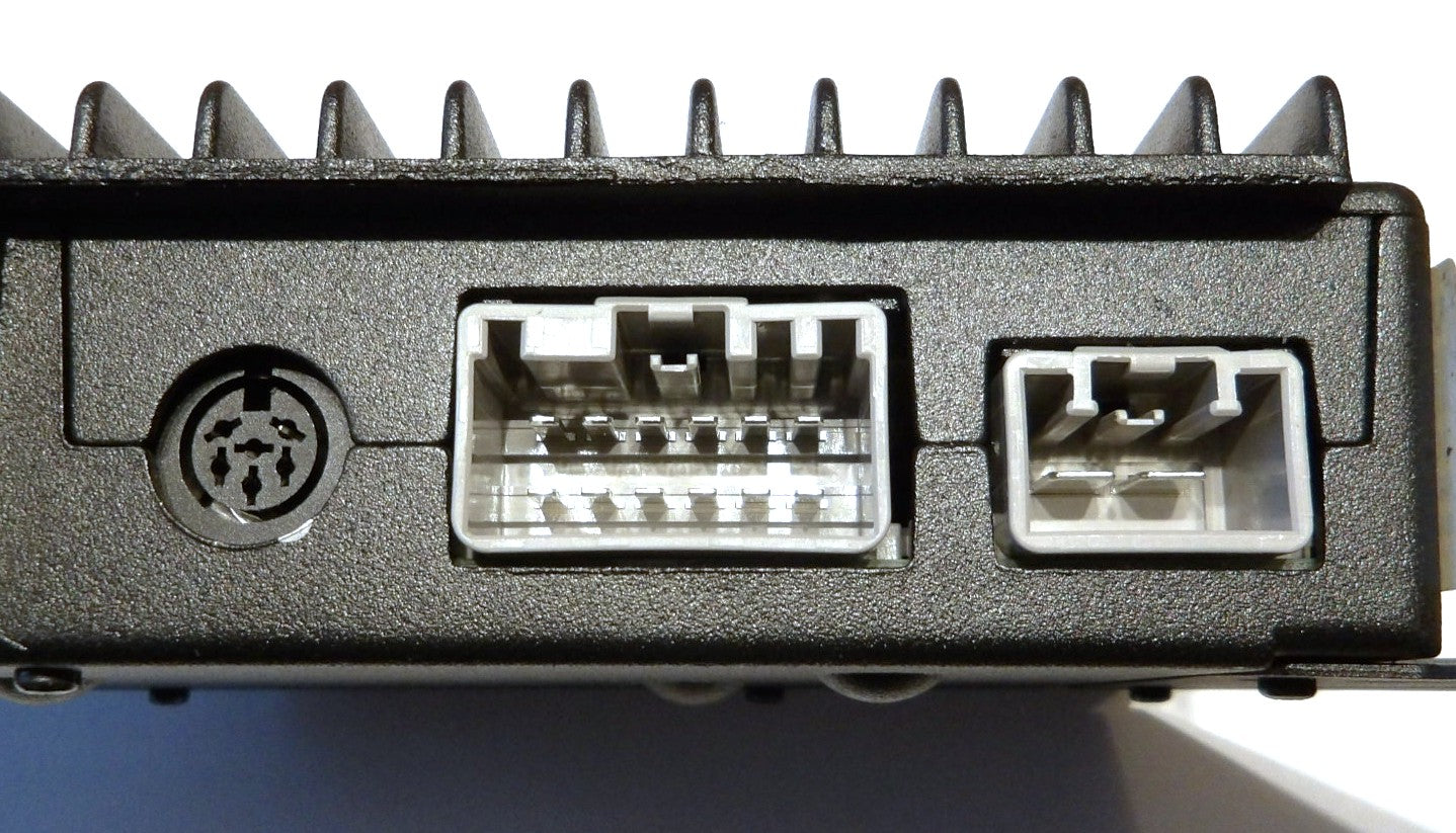 VOLVO ボルボ V70(V70R) S60(S60R)　他 純正ステレオアンプ 300W 30752258 【動作品・USED】