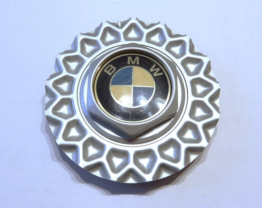 BMW 635CSI等 E24 E32 E34 1枚 ホイールキャップ　センターキャップ　36131179828【純正中古】