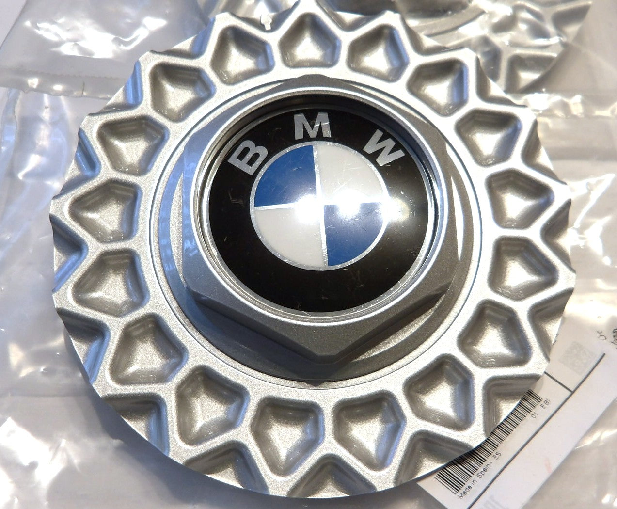 BMW 635CSI等 E24 E32 E34 4枚セット ホイールキャップ　センターキャップ　36131179828【BMW純正新品】