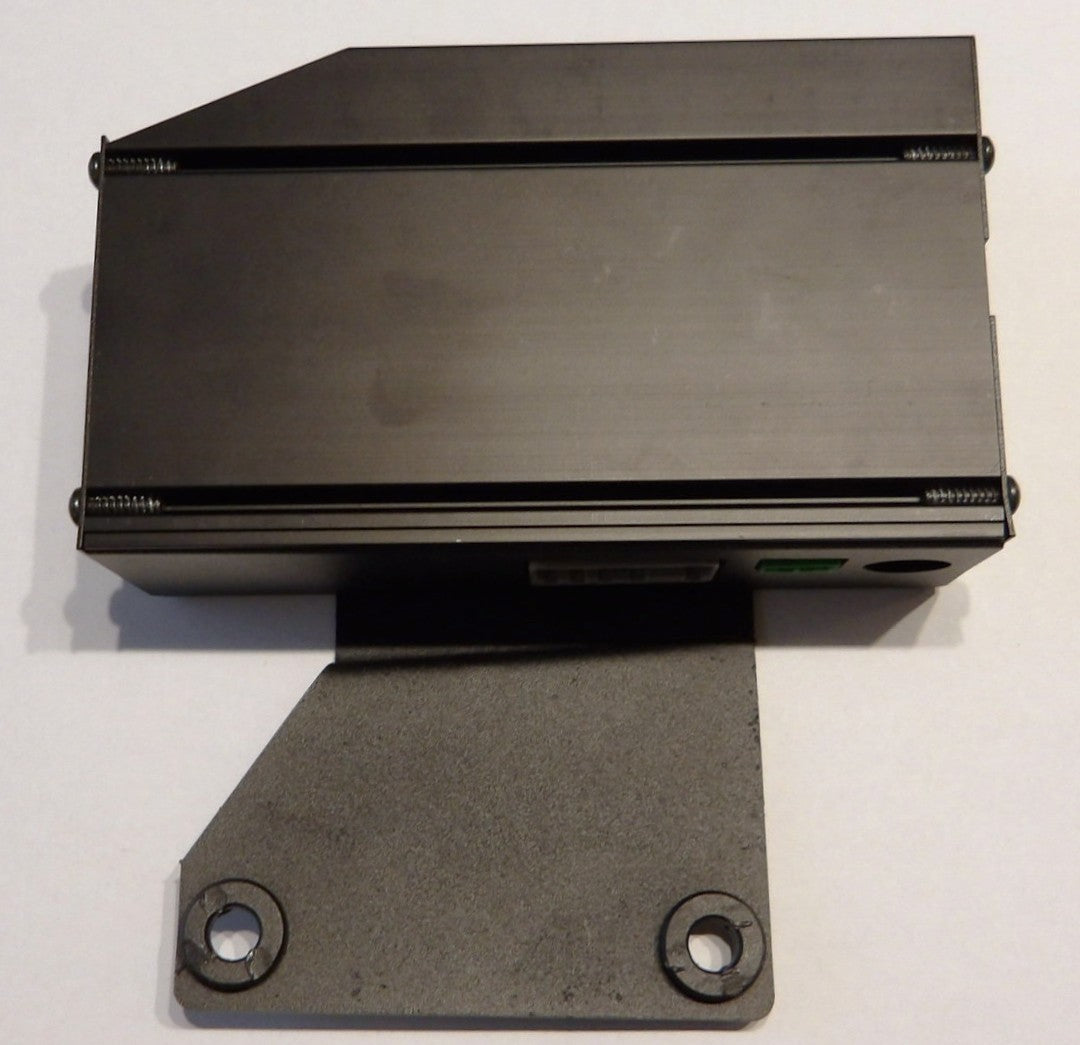 VOLVO ボルボ 850 V70(8B) 純正ステレオアンプ 9496557 【動作品・USED】
